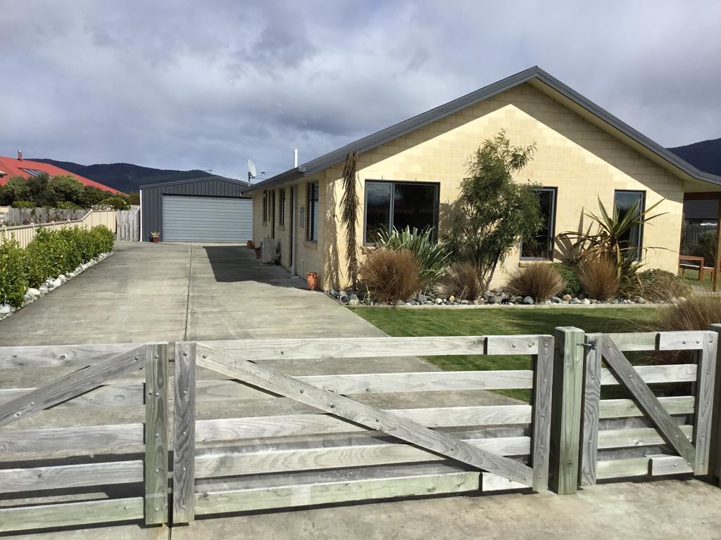 Ti Kouka Villa Te Anau Exterior photo